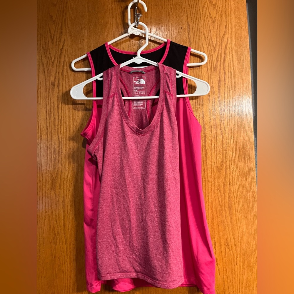 Women’s Northface tank tops set of 2 size small